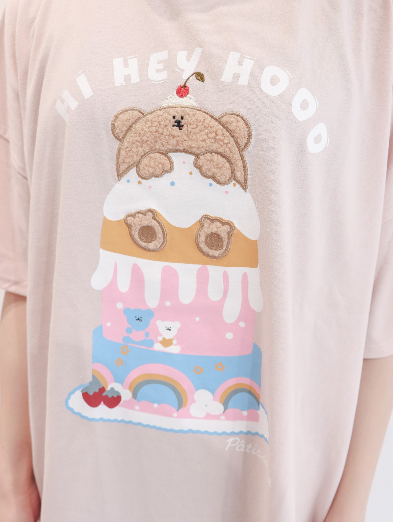【予約特典・8月7日入荷予定】Nanuk.のケーキパティスリー刺繍Tシャツ – ケーキタワー×もこもこNanuk♡ - 3