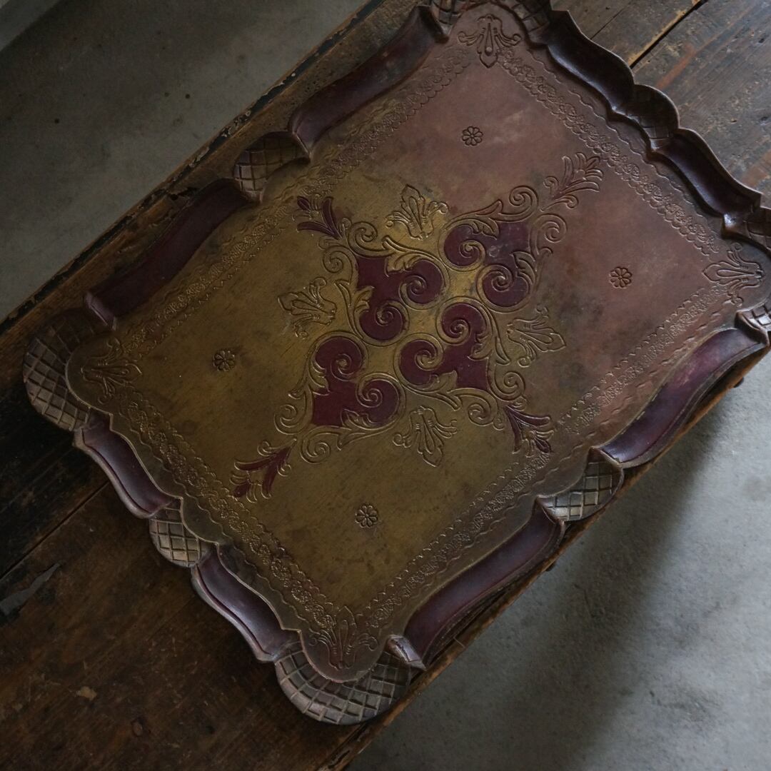 古いイタリアのトレー