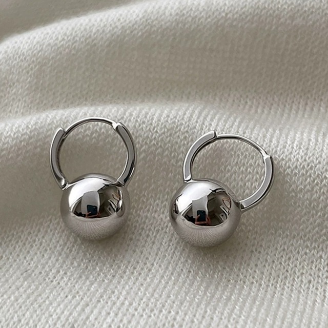 Ball Motif Hoop Pierce 01458