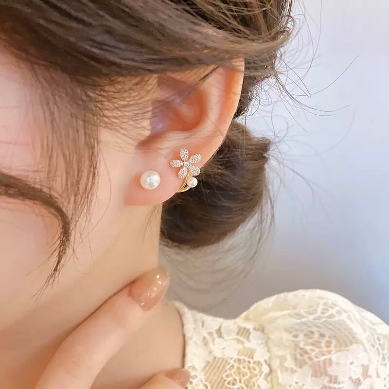 品可愛い フラワーデザイン バックキャッチピアス パールモチーフ ピアス お花 ガーリー フェミニン 大人っぽ フォーマル 清楚 アクセサリー 韓国っぽ Lamitte Deco トレンド 韓国ファッション ショップ Base店