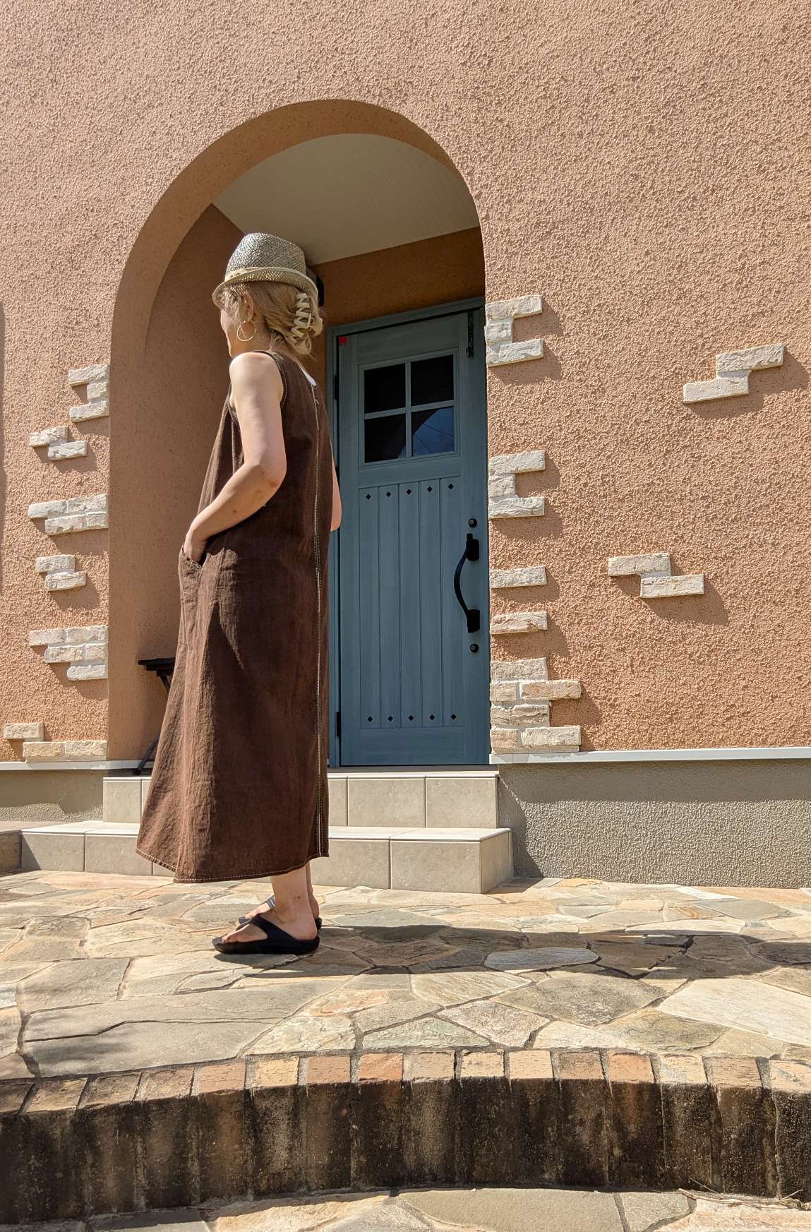 エスニックブルー 蝋纈染め 手染め 刺し子 ノースリーブワンピース チェンマイ 黒檀染め 刺し子ノースリーブワンピース | sora to tori