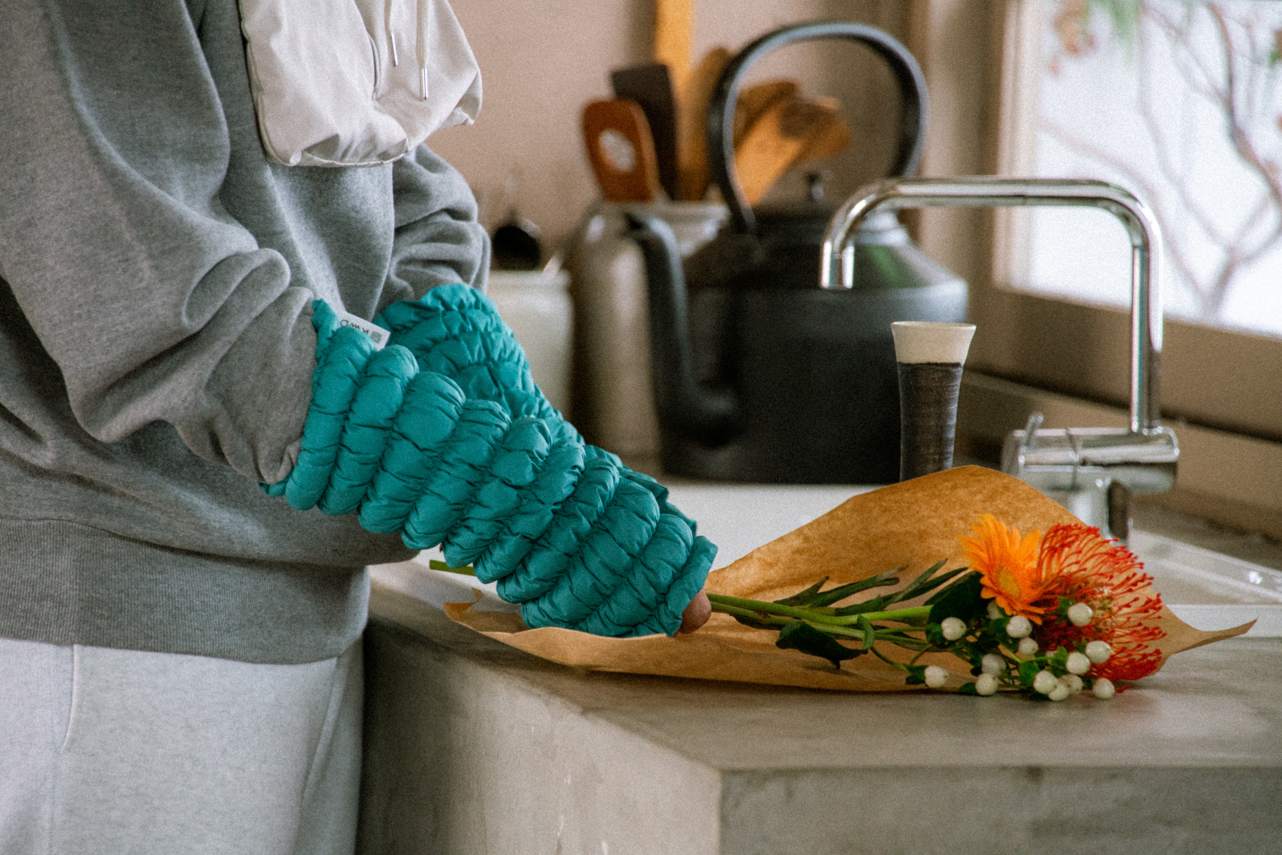 KWD DOWN ARM WARMER | KWD ONLINESHOP