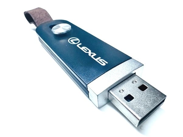 Lexus Retracting 8GB USB Flash Drive | LEXUS FASHION STORE - LEXUS