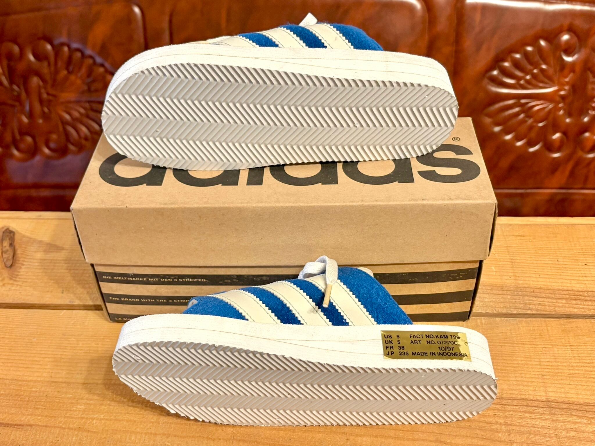 adidas（アディダス）BEACH GAZELLE（ビーチ ガゼル）5 23.5cm 青/白