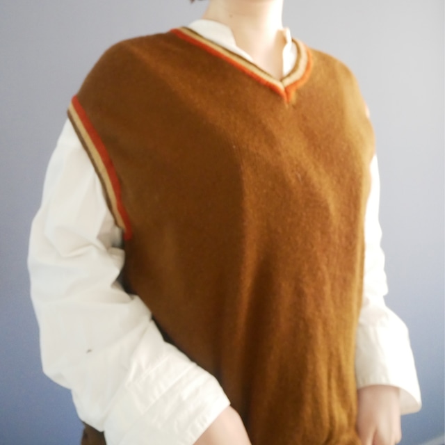 ACRYLIC knit vest