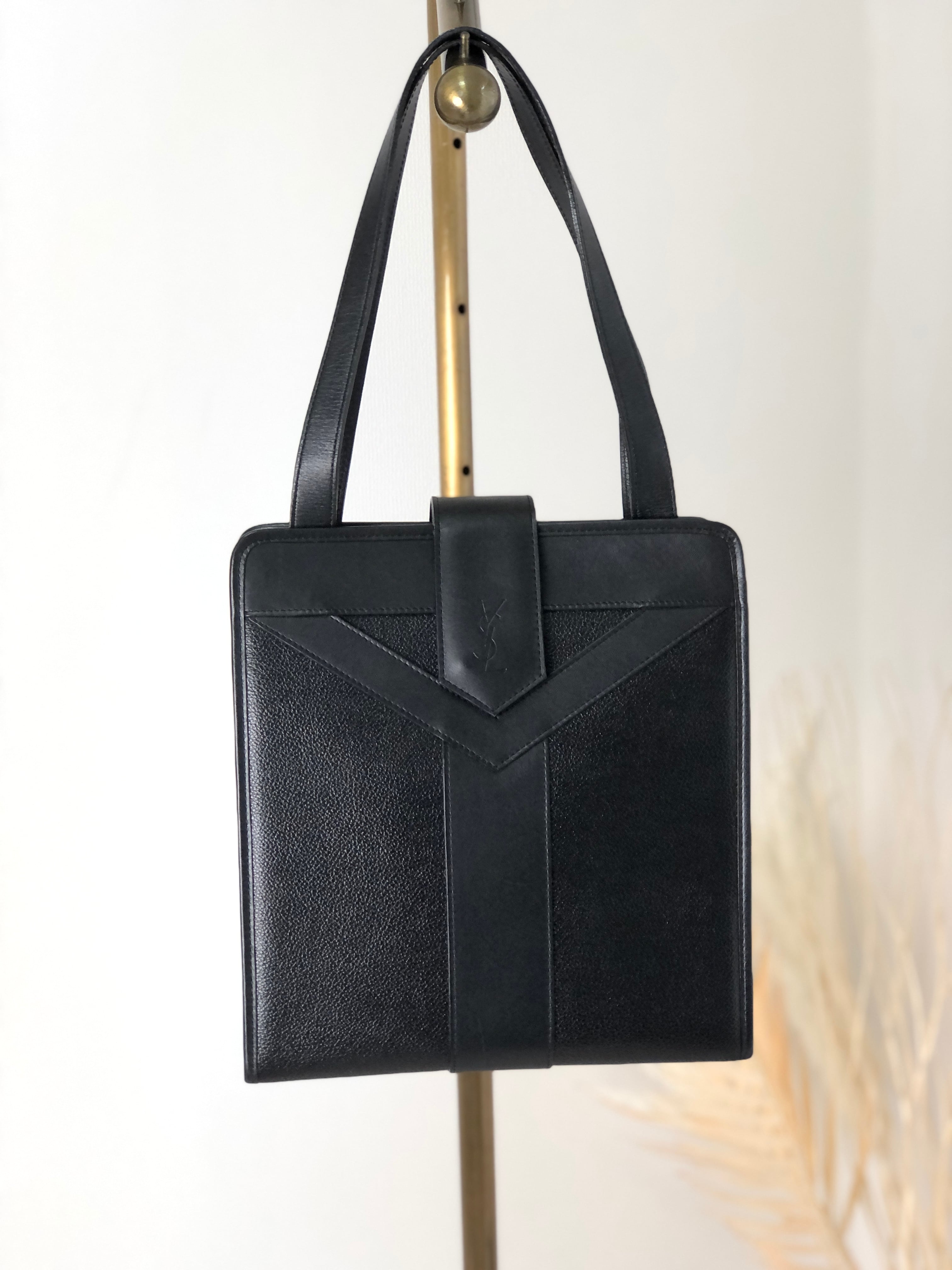 Yves Saint Laurent イヴ・サンローラン ショルダーバッグ ブラック