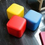 スツール ロータイプ 高さ25cm ブラック ブラウン 茶色 黒 正方形 四角 椅子 スクエア レザースツール ファッションソファスツール コーヒーテーブル 無垢材 ホーム 小さなスツール ロースツール レザースツール