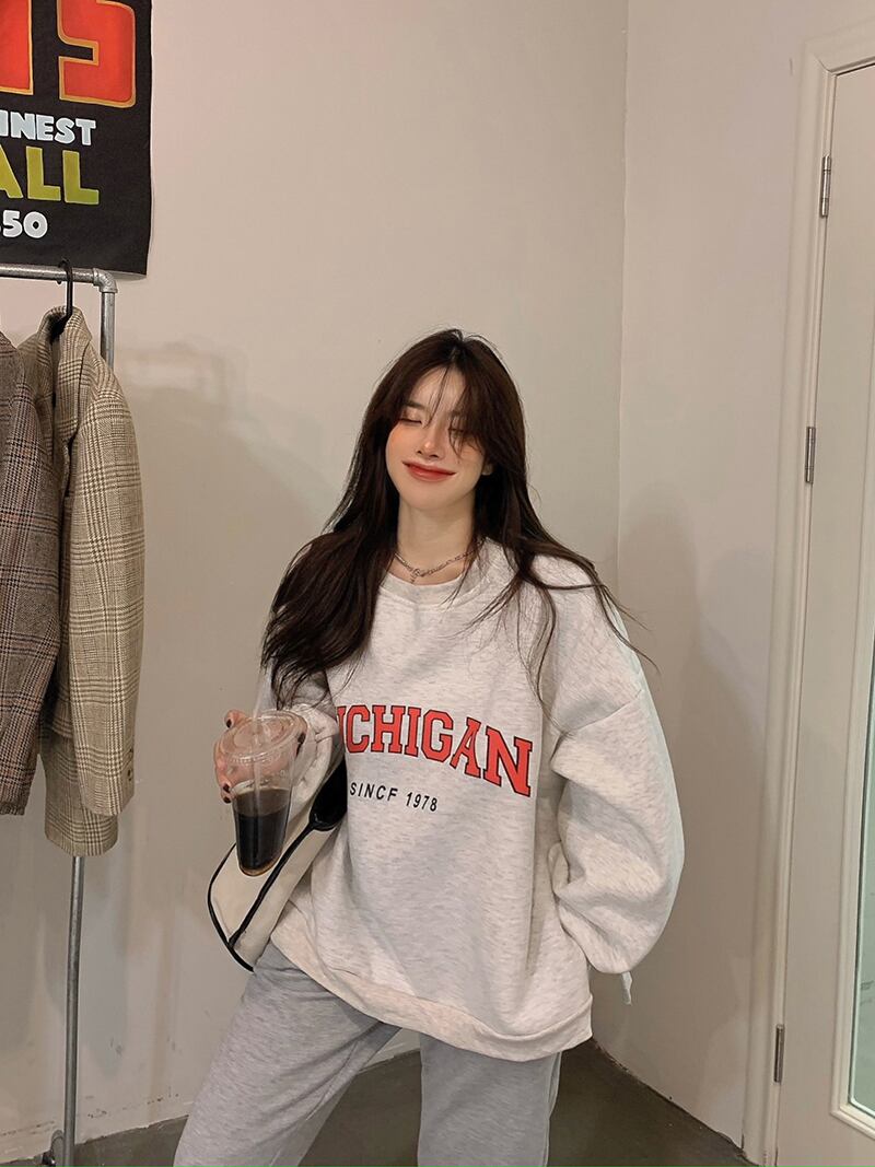 セーター オータムウィンタールーズグレープルオーバー トップス コットン 秋物 冬物 ブラックストロベリース87964316559