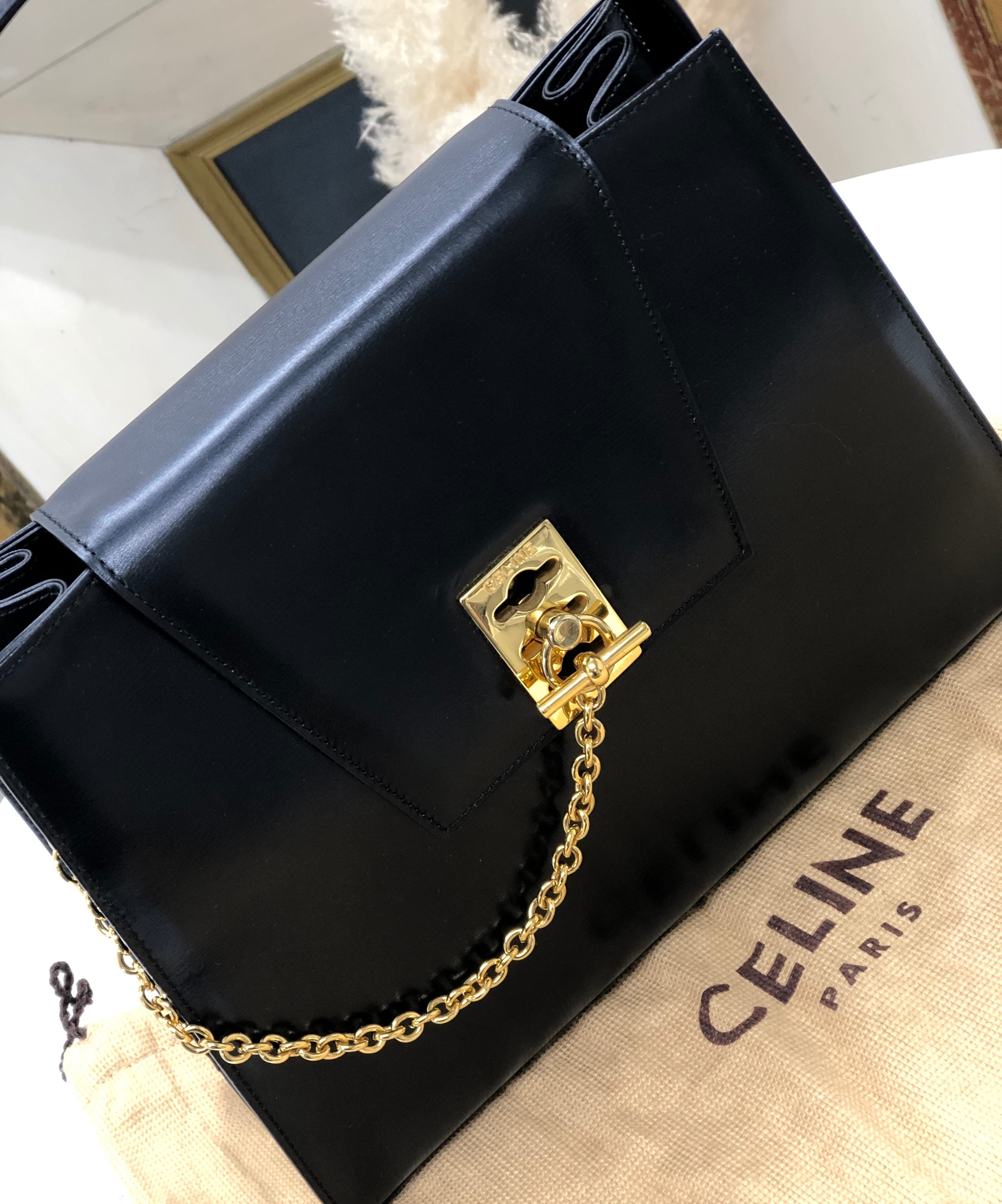 CELINE セリーヌ ガンチーニ 3連 チェーン レザー ハンドバッグ CELINE セリーヌ ガンチーニ 3連 チェーン レザー ハンドバッグ