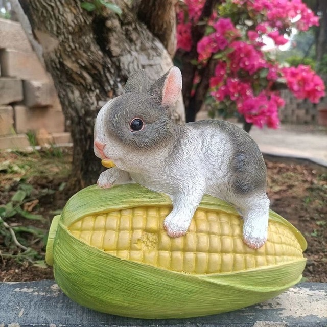ウサギ 置物 Corn with rabbit