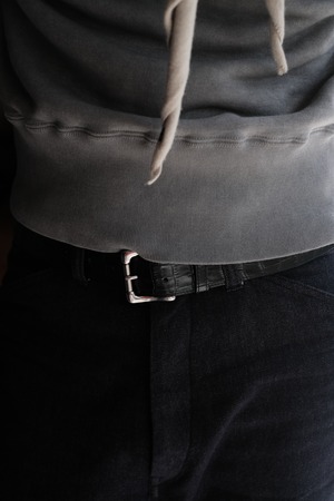 OMAR AFRIDI / EMBOSSED CROCODILE BELT
