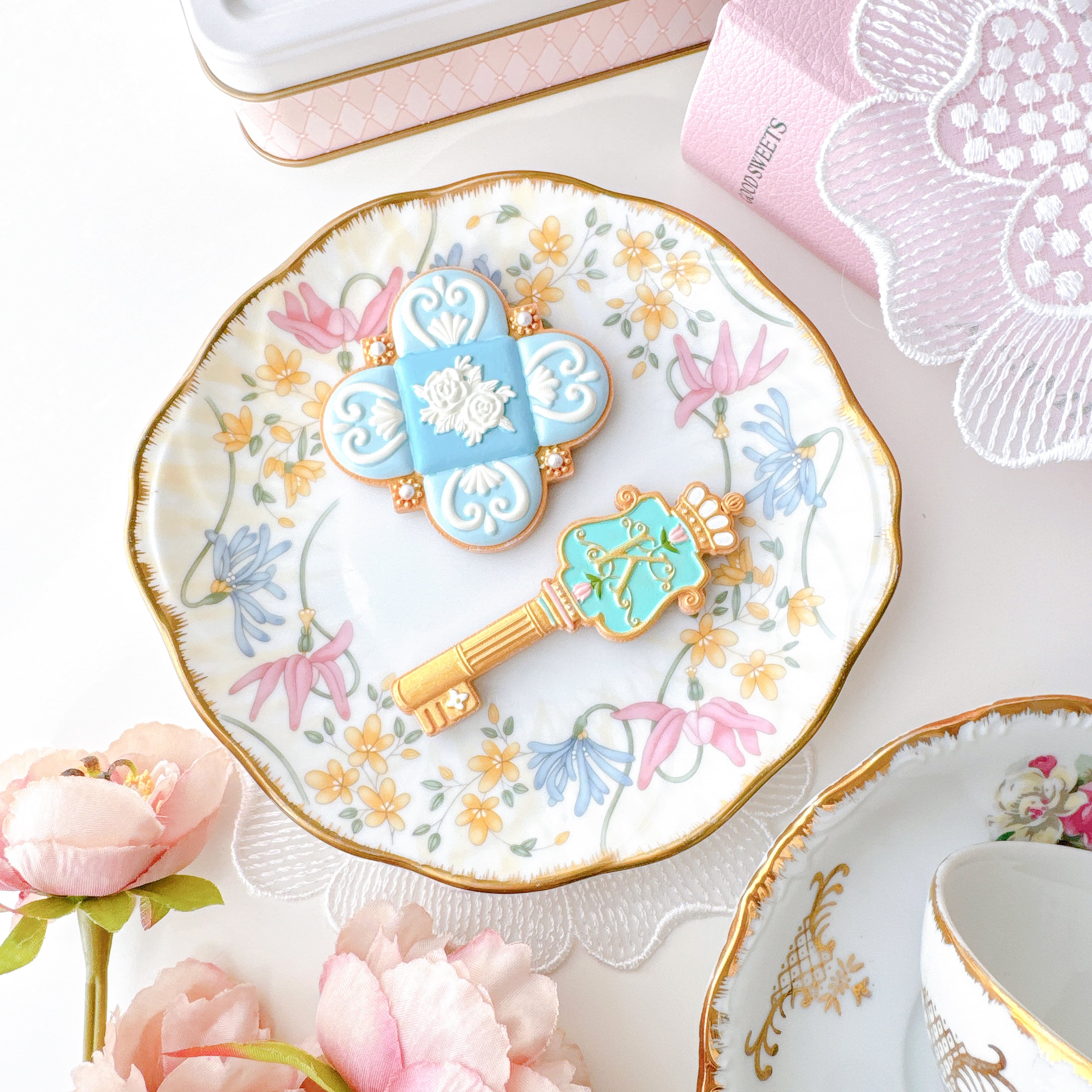 vintage】NARUMI オールド ナルミ 小さなお花のケーキプレート | piéce