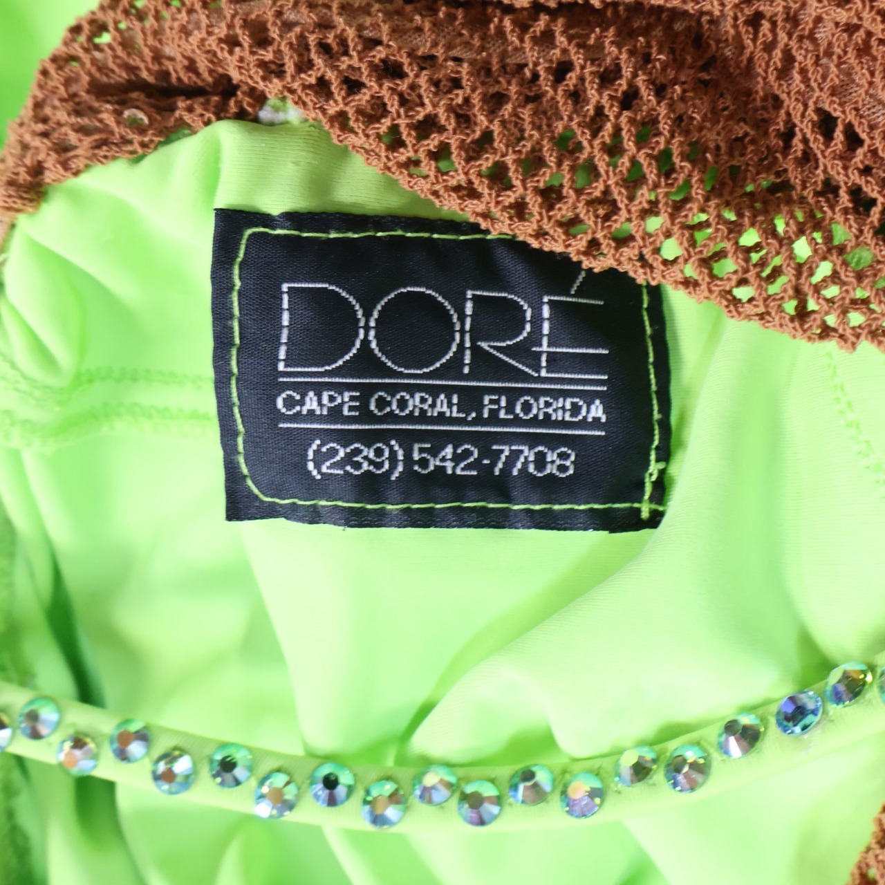 【社交ダンス衣装】グリーン DORE ワンピース ドレス フロート 黄緑 明るい レース 落ち感 豪華 華やか 蛍光 デモ 競技用