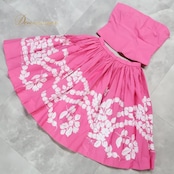 フラダンス 衣装 ツーピース セットアップ 上下セット タヒチインポーツ ピンク系 TAHITI IMPORTS チューブトップ 花柄 かわいい 華やか 鮮やか 明るい 白 ハワイアン アロハ ハワイアンプリント フラ ダンス レッスン 練習