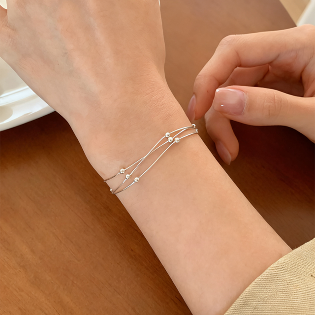 Milky3重なり絡む藤のブレスレット