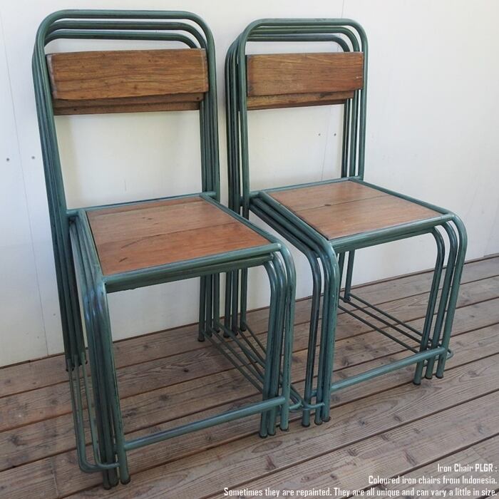 チーク材とアイアンのスタッキングチェア グリーン 緑 積み重ねチェア