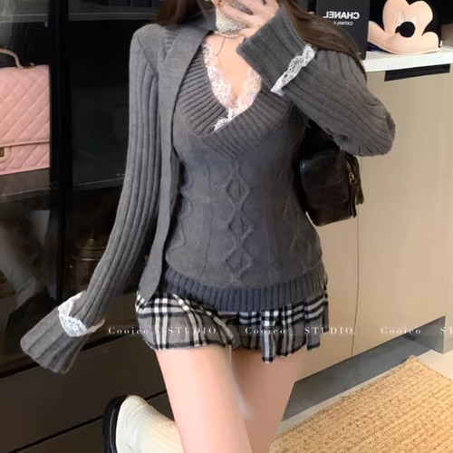 2色／ポイントレースVネックニット ・75386