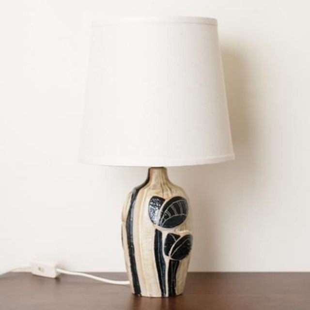 DENMARK SOHOLM BEIGE/BLACK/TERRA COTTA BASE TABLE LAMP