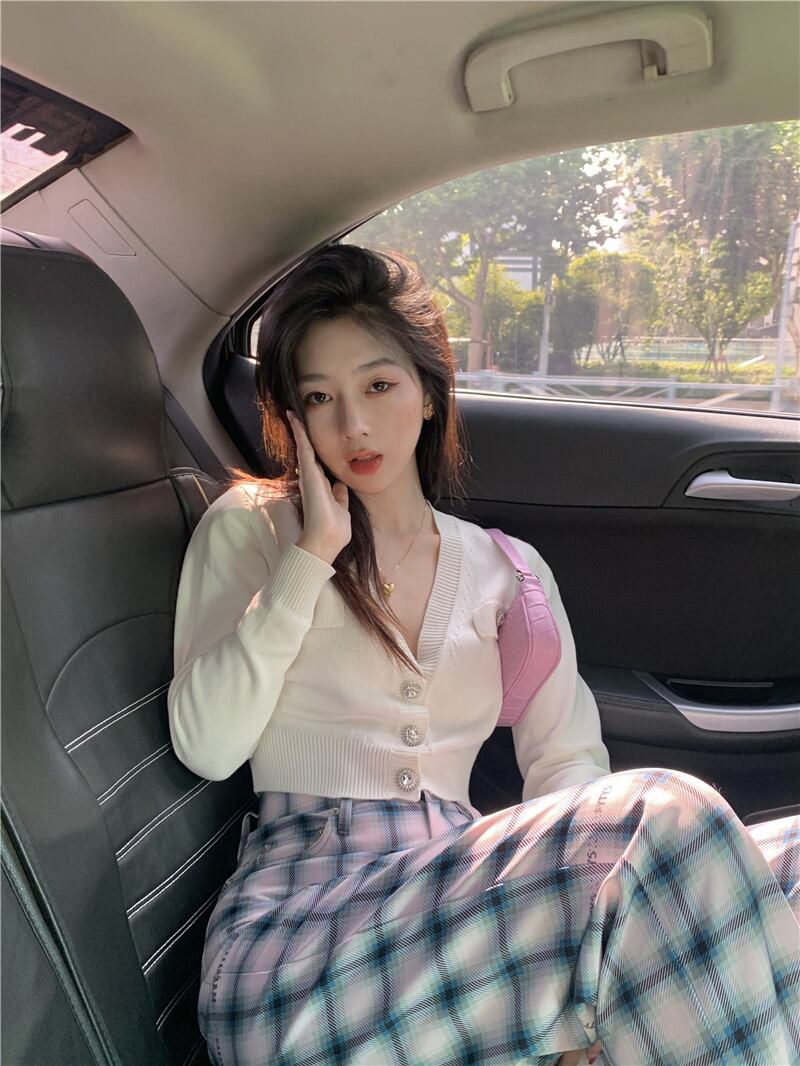 ニット セーター ショートスリムVネックカーディガンジャケット オータムトップス 秋物 ブラックストロベリース23244162823