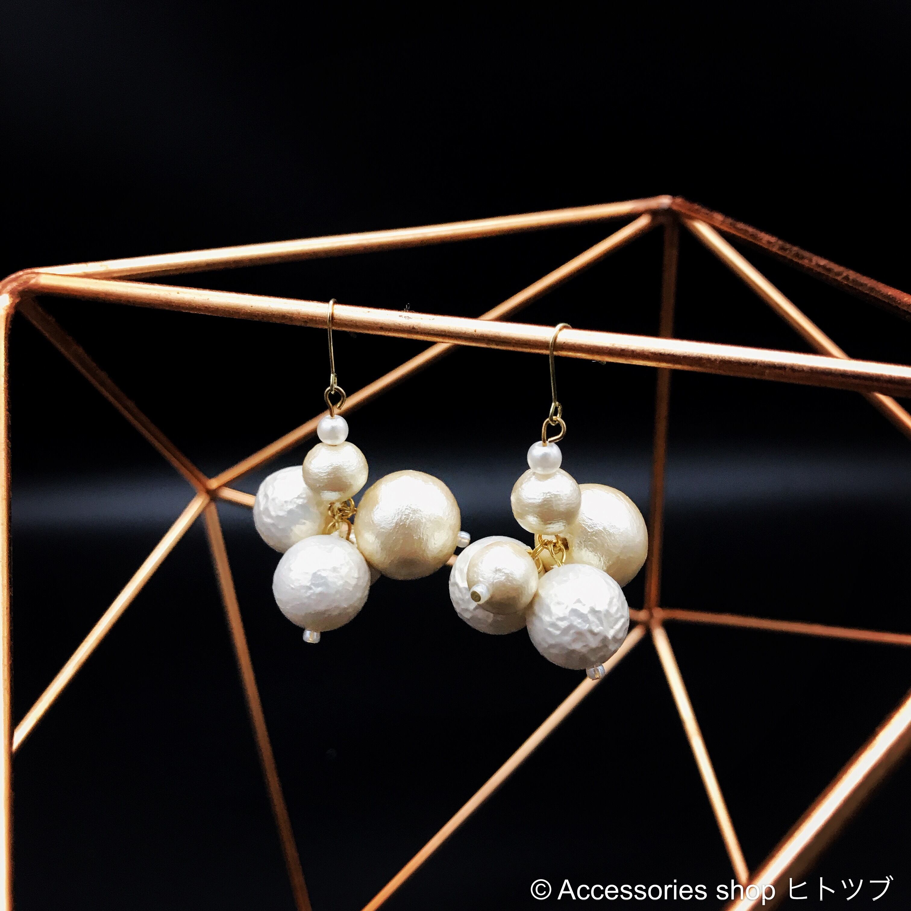 0062:コットンパールとシュリンクパールの上品ピアス