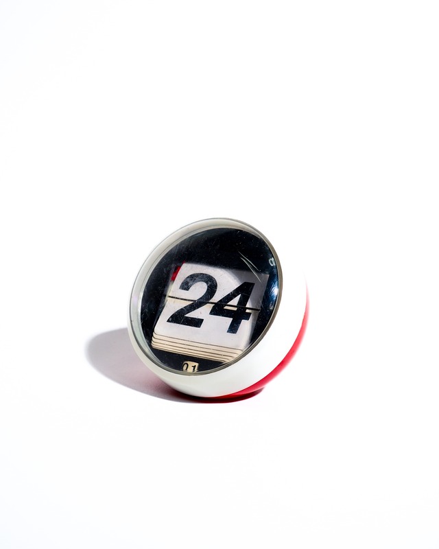 Push-button perpetual calendar