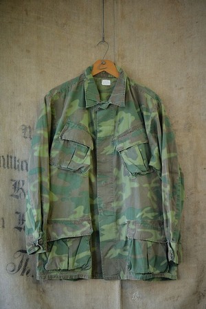 Coat,Man's,Camouflage cotton  "ERDL"  Non rip  Size MR  1968