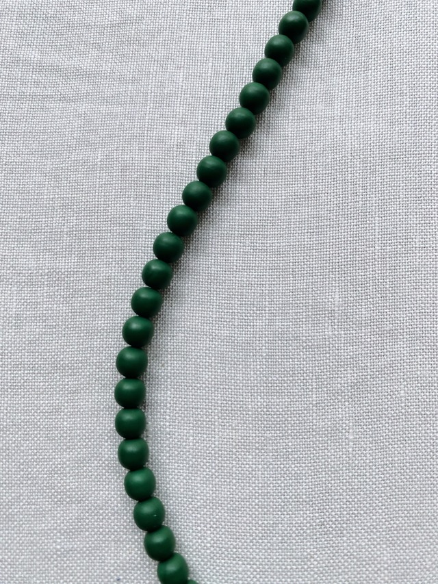 Vintage grained necklace / GREEN
