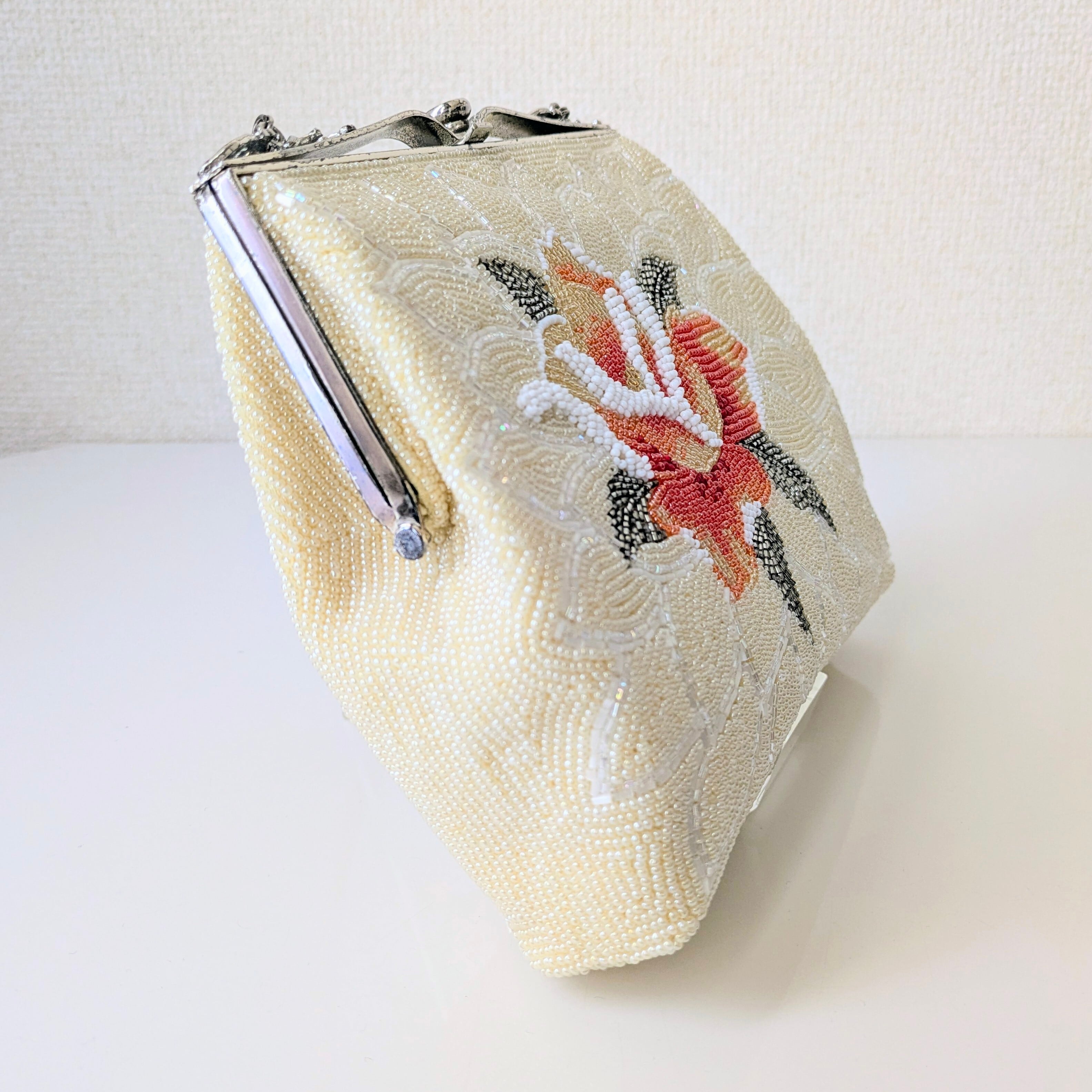 Vintage】ビーズ刺繍バッグ 玉子色 薔薇柄 パーティーバッグ クラッチ