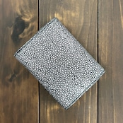 スティングレイ コンパクトウォレット ダイヤモンド