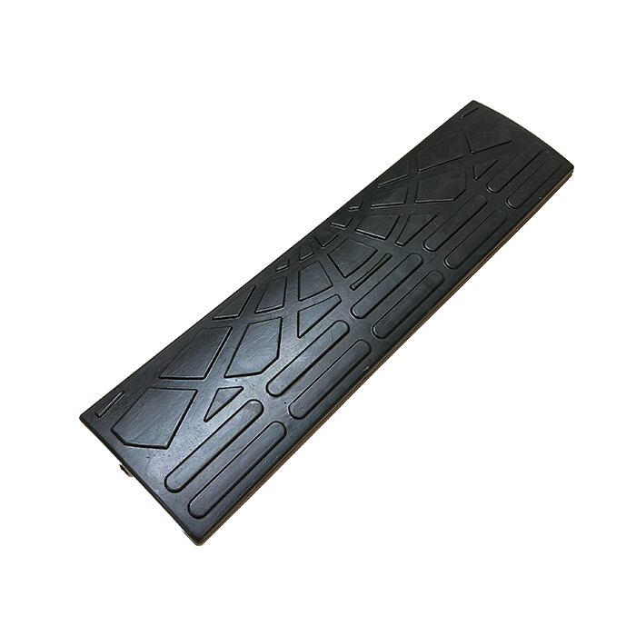 カインドスロープ エコ段差ゴムスロープ 段差5cm用 0560本体 kaizu 1枚 H45×D150×W600mm。黒色(1.6kg) 接続ボルト付 本体の重量に加え、連結により強固に固定 高品質ゴムのリサイクル エコマーク認定製品 環境配慮 自転車 介護 車椅子 ベビーカー シルバーカー