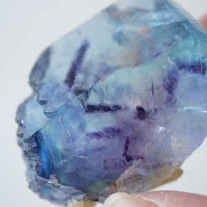 ヤオガンシャン産 フローライト / 原石 標本