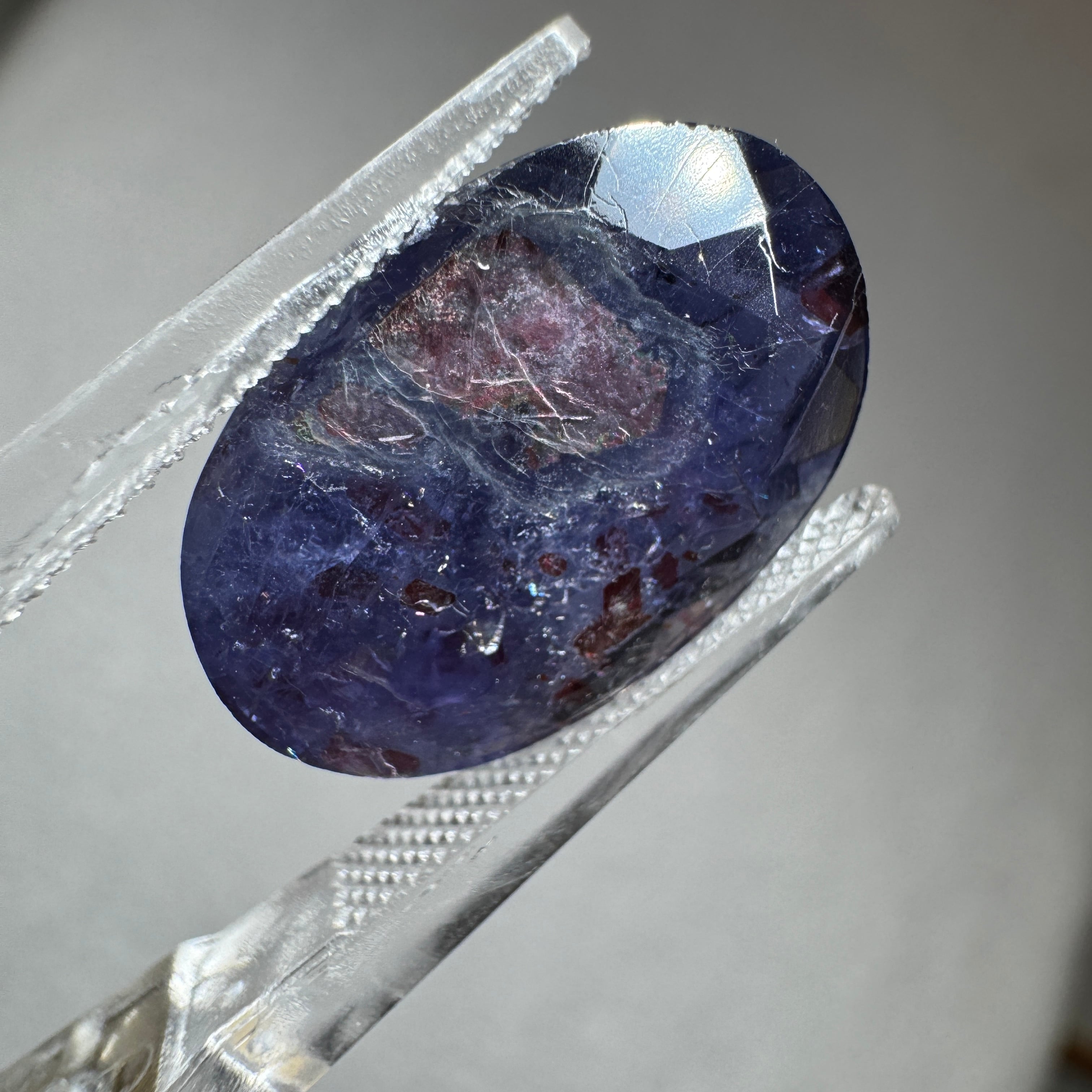 ブラッドショットアイオライト 〜最大級の輝き〜 9.48ct | GEMマニ屋