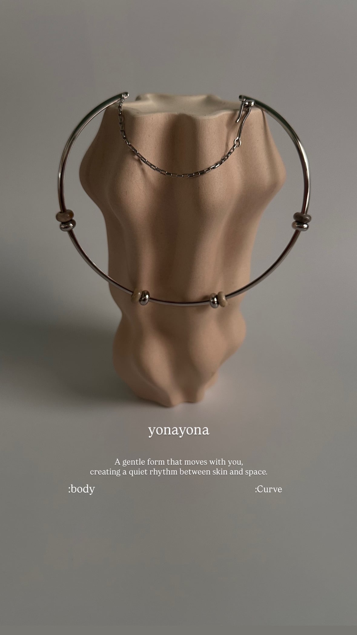 hug choker necklace