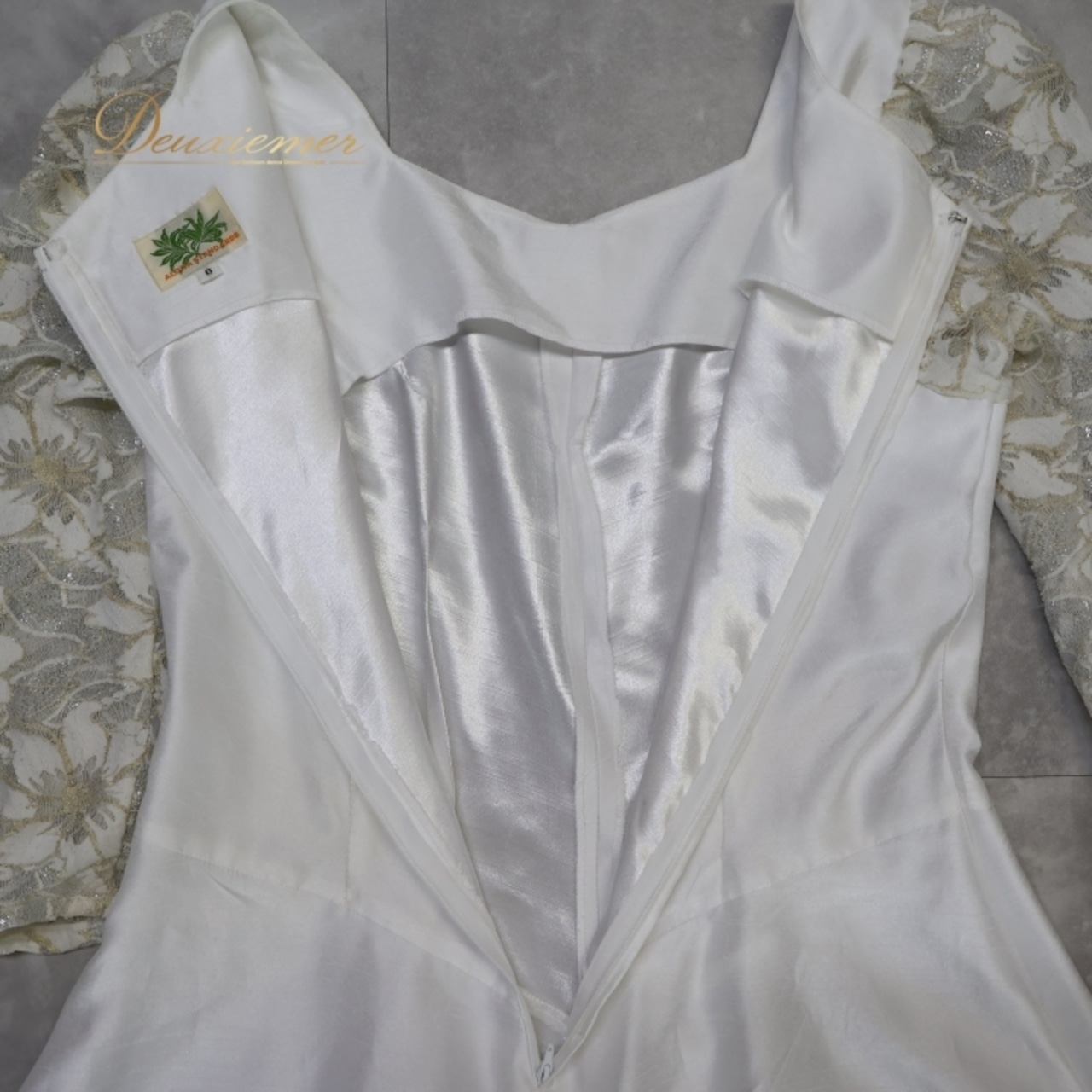 フラダンス 衣装 ワンピース ドレス アロハスタンダード ホワイト系 ALOHA STANDARDS 日本製 長袖 レース キラキラ ワンカラー 上品 高級感 かわいい 綺麗 大人 光沢感 ハワイアン アロハ フラ ダンス レッスン 練習 フォーマル