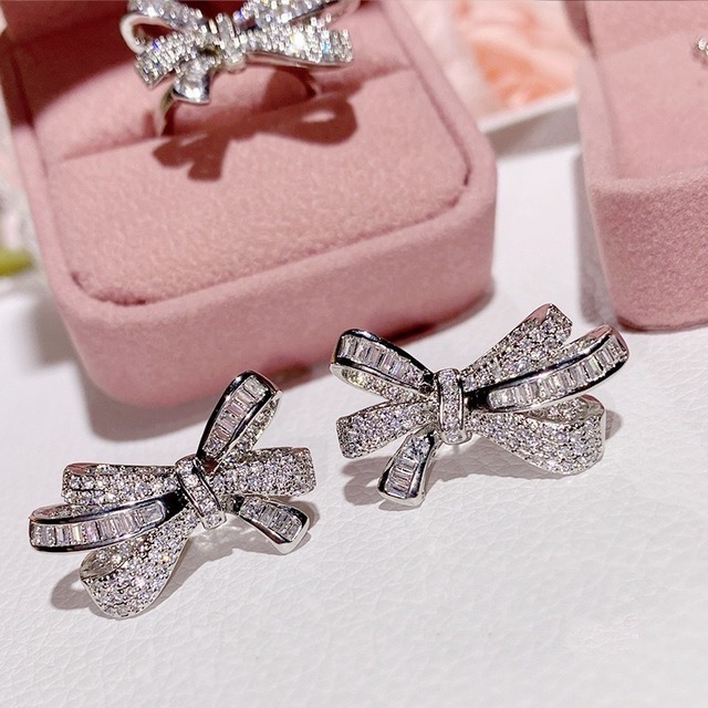 【即納】テーパーリボンピアス