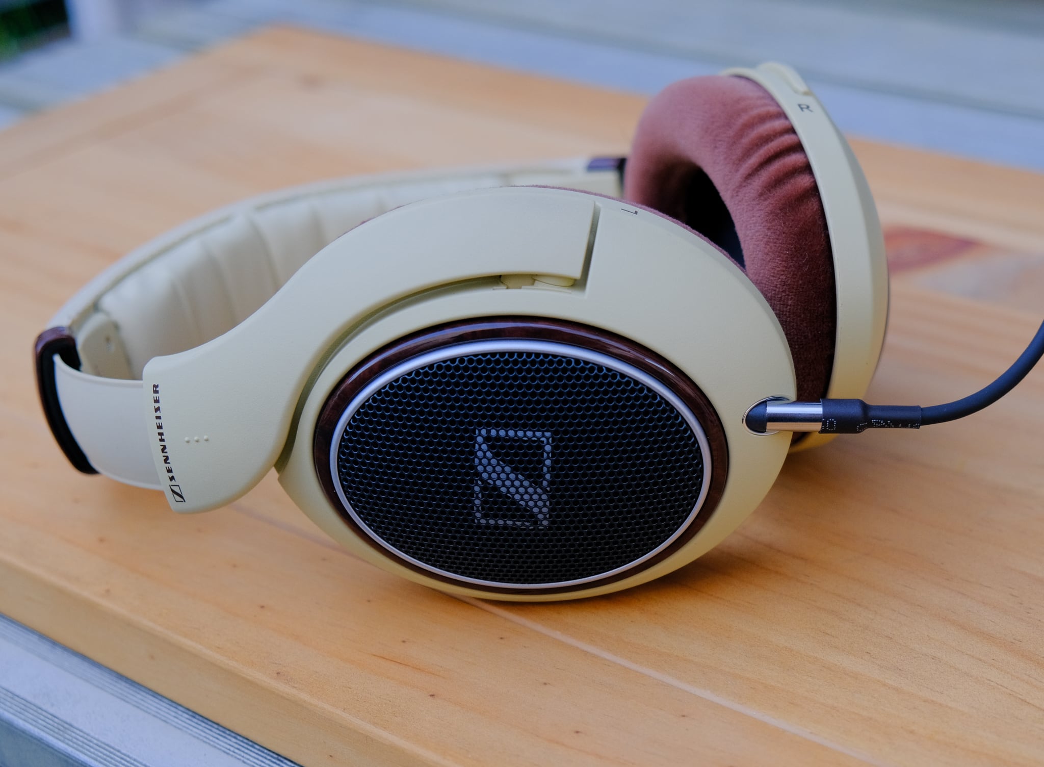 SENNHEISER　HD599 バランス接続用ケーブル付き　ヘッドホン