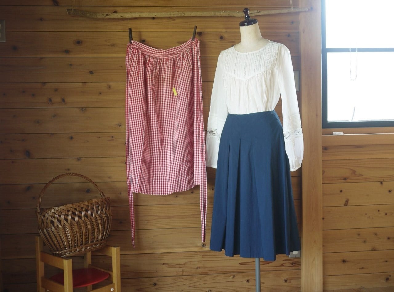 民族衣装 ディアンドルエプロン オクトーバーフェスト 赤いギンガム