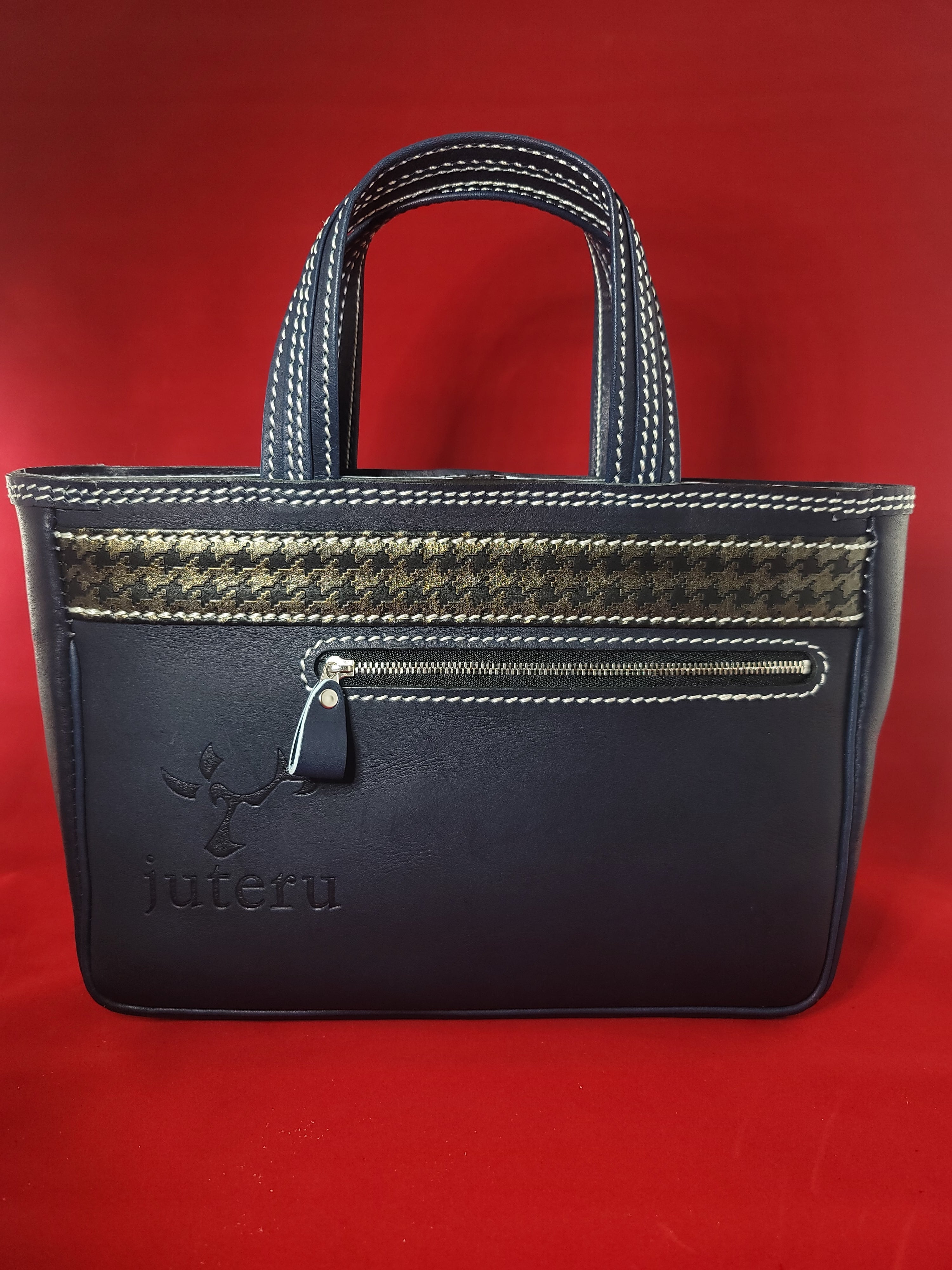 ジュテル・レザー BASE店