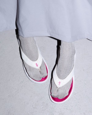 NIKE - comfort thong sandals “pink”