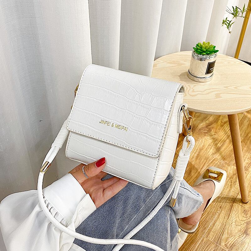 ホワイトバッグ2020ニューウェーブサマーファッションワイルドメッセンジャースモールスクエアバッグインネットレッドレディースショルダーバッグ Tiancai_Wing_Bag1732664