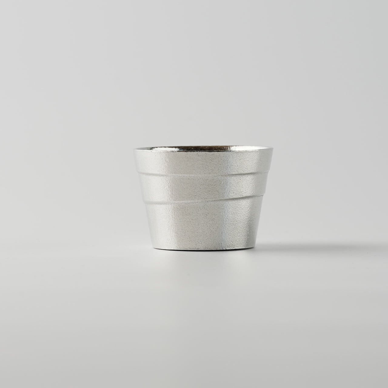 錫製の酒器／猪口》静波 猪口（単品）｜銀雅堂 | 生活を楽しむ専門店