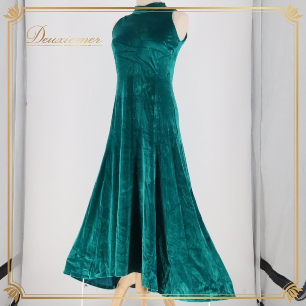 フラダンス 衣装 ワンピース ドレス グリーン系 日本製 ベロア アシンメトリー ハイネック ノースリーブ 無地 シンプル かわいい 上品 高級感 華やか 鮮やか セクシー 緑 ハワイアン アロハ フラ ダンス レッスン 練習 シンプルドレス 大人かわいい