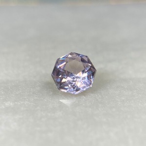 お花みたいなスピネル 訳あってお買い得  約5.0mm*3.1mmmm r-0398