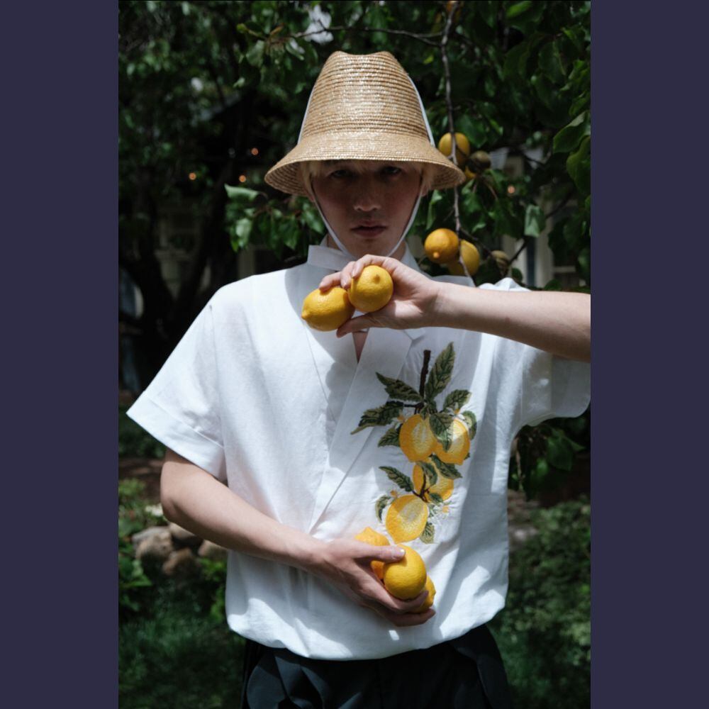 レモン刺繍コットンリネン半袖トップス【メンズ】 E00219 | EMMA GRAND