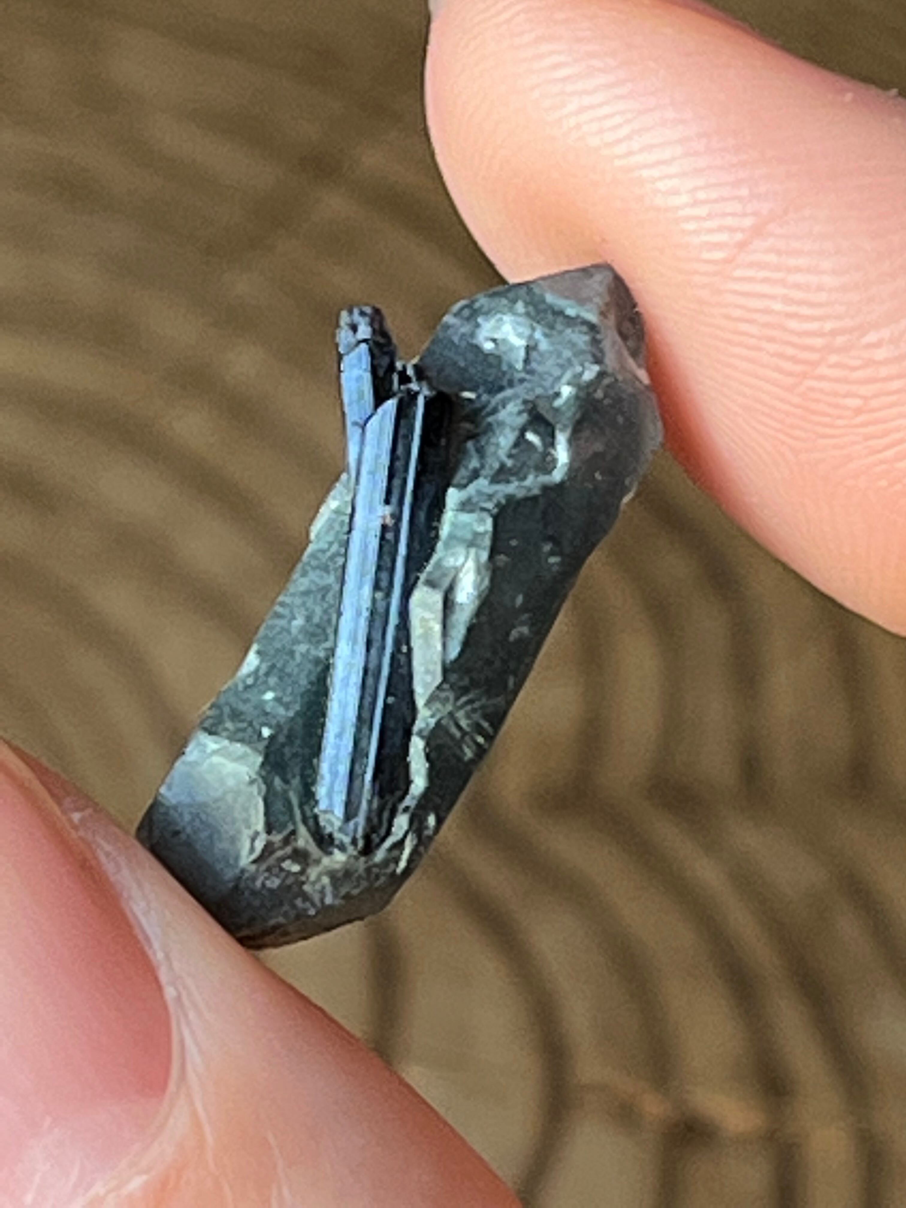 【あなたの化身アストラル体について】ブルー&ブラック ミニダブルポイントトルマリン