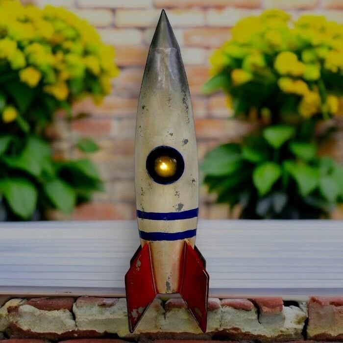 大きなロケット ブリキ製 ガーデニング レトロ お庭づくり 園芸