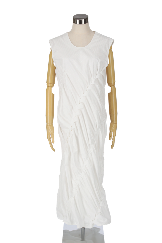 Twist smocking dress "White (Aurora Embroidery)"