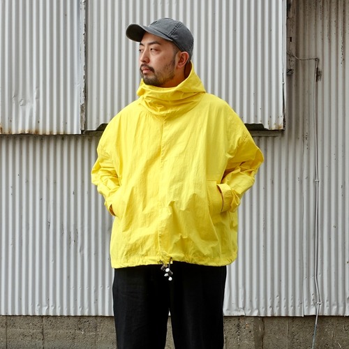 oira / Guillemets hoodie (Nylon 100)
