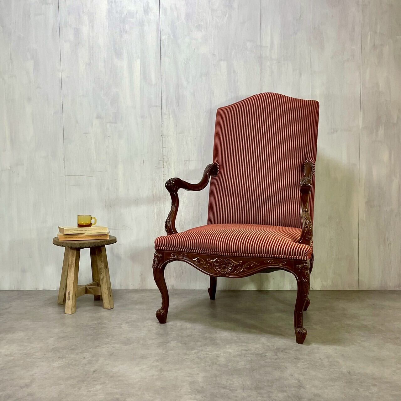 赤×白ストライプ柄の華やかなヴィンテージアームチェアB | meguri