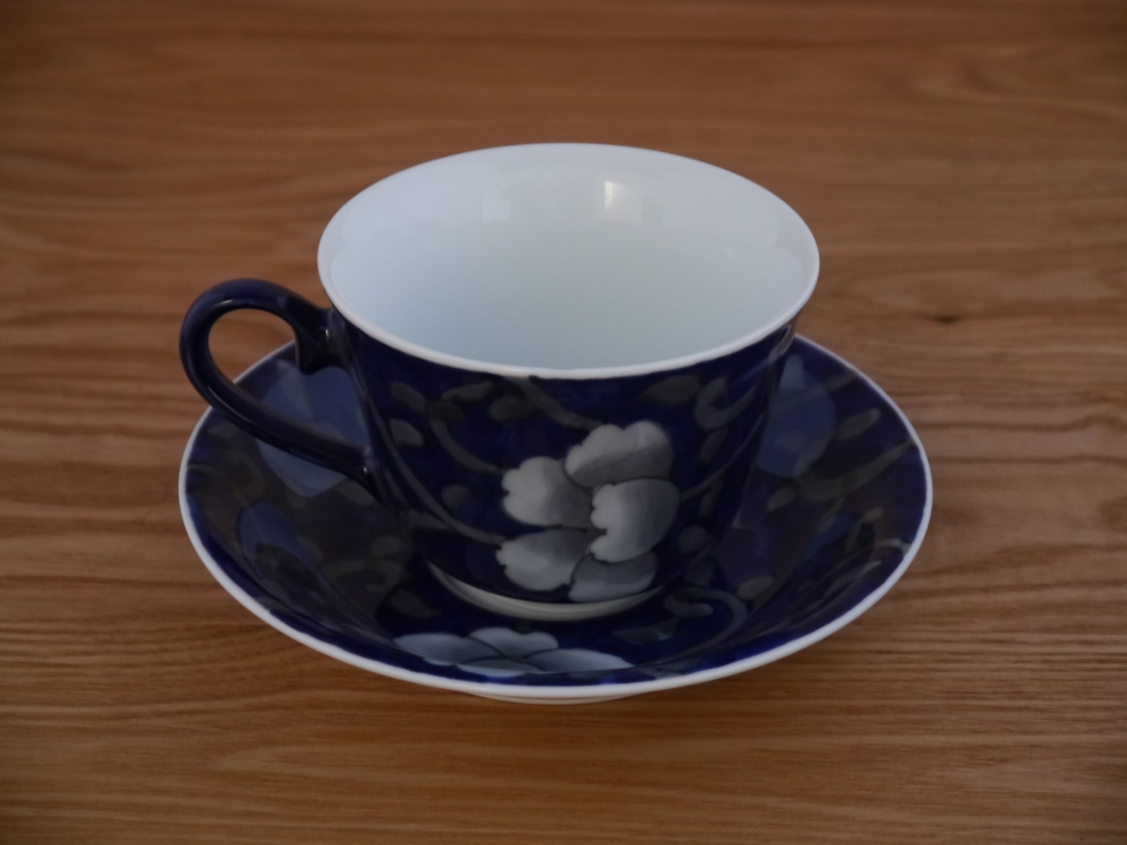 牡丹唐草コーヒーカップ＆ソーサー 納期最長2ケ月 | 有田焼～花の器～泰山